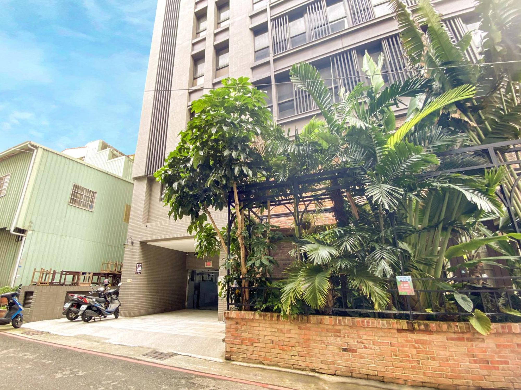 Central Land Hotel 台中市 エクステリア 写真